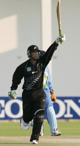 Nathan Astle produced a top innings of 115* to take New Zealand to victory against India © AFP
