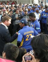 Mahela Jayawardene and Man-of-the-Series Ajantha Mendis at the presentation ceremony in Toronto © ESPNcricinfo Ltd